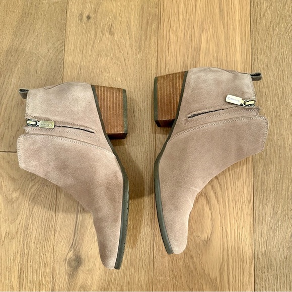 Blondo waterproof suede booties - Picture 3 of 8